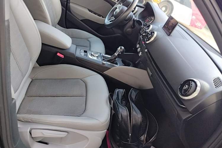 Used Audi A3 2019 Limousine 35 TFSI Fashion Edition China VI Emission Standard Right Front Seat