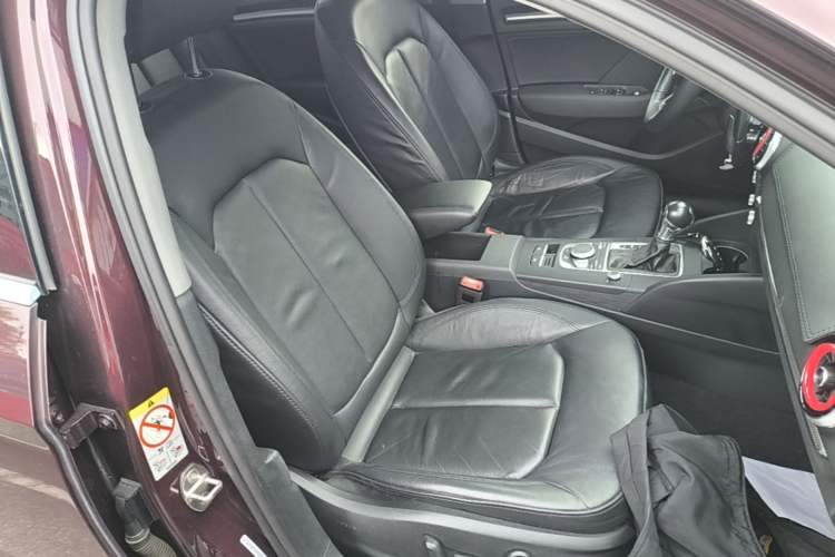 Used Audi A3 2019 Limousine 35 TFSI Style Edition China VI Emission Standard Right Front Seat