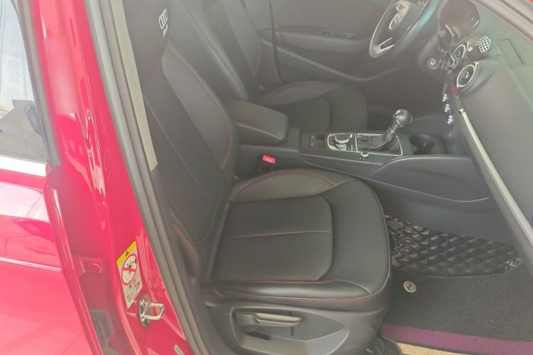 Used Audi A3 2019 Sportback 35 TFSI Ambition China VI Right Front Seat