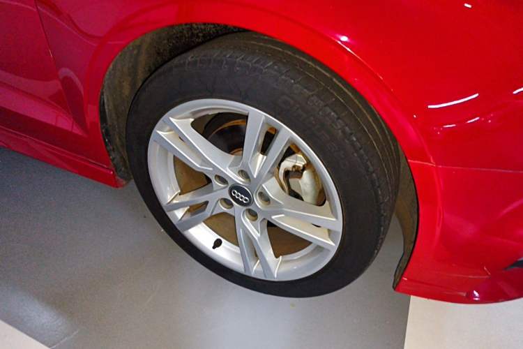 Used Audi A3 2019 Limousine 35 TFSI Sporty Version China VI Right Front Wheel Hub