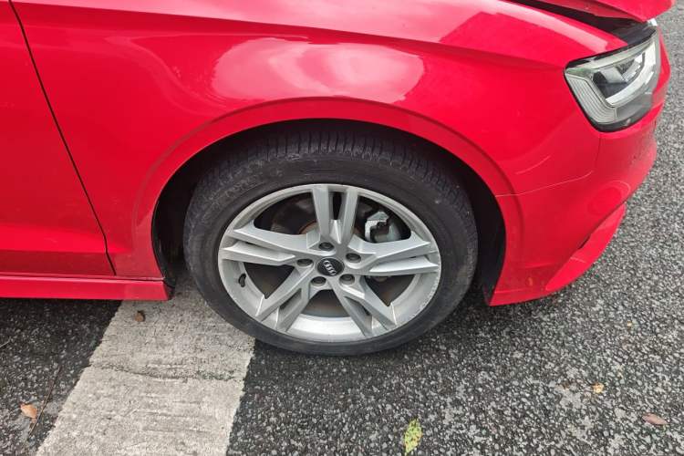 Used Audi A3 2019 Limousine 35 TFSI Fashion Edition China VI Emission Standard Right Front Wheel Hub