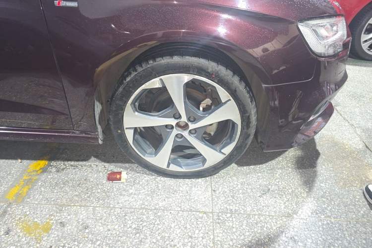 Used Audi A3 2019 Sportback 35 TFSI Sporty Version China VI Right Front Wheel Hub