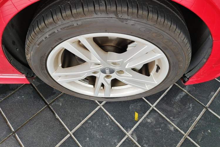 Used Audi A3 2019 Limousine 35 TFSI Fashion Edition China VI Emission Standard Right Front Wheel Hub