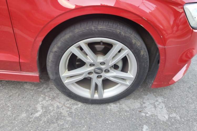 Used Audi A3 2019 Limousine 35 TFSI Fashion Edition China VI Emission Standard Right Front Wheel Hub