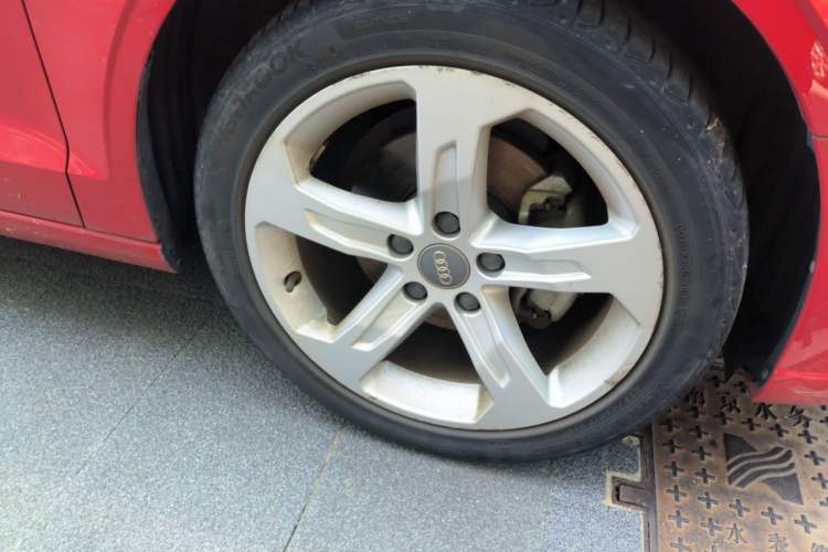 Used Audi A3 2019 Limousine 35 TFSI Ambition China VI Right Front Wheel Hub