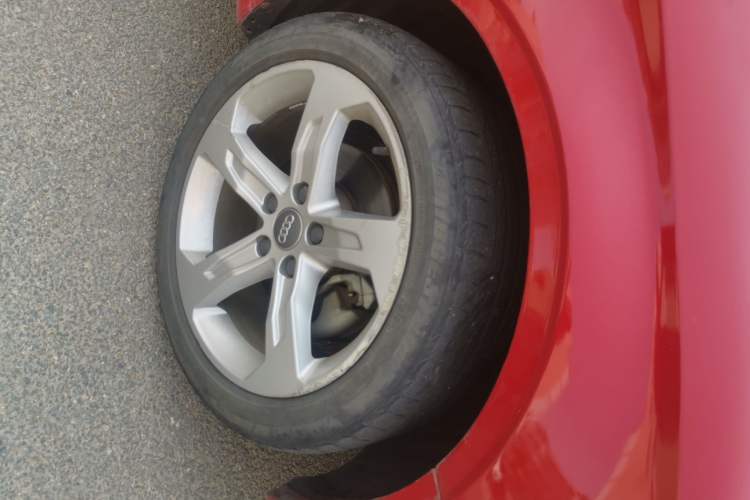 Used Audi A3 2019 Limousine 35 TFSI Ambition China VI Right Front Wheel Hub