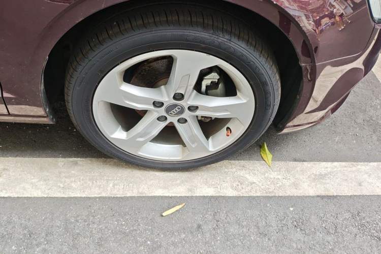Used Audi A3 2019 Limousine 35 TFSI Ambition China VI Right Front Wheel Hub