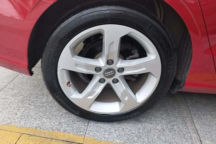 Used Audi A3 2019 Limousine 35 TFSI Ambition China VI Right Rear Wheel Hub