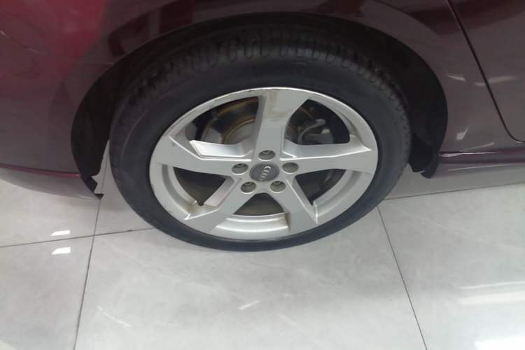 Used Audi A3 2019 Sportback 35 TFSI Fashion Edition China VI Emission Standard Right Rear Wheel Hub