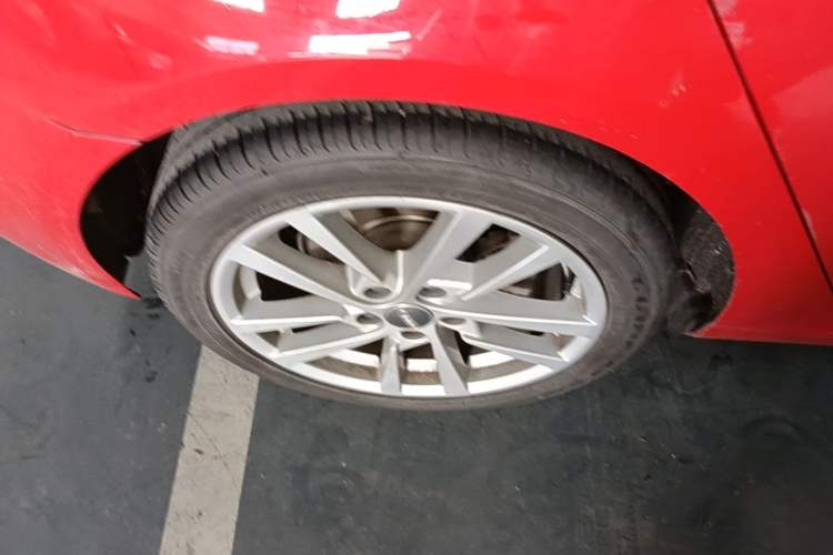 Used Audi A3 2019 Sportback 35 TFSI Ambition China VI Right Rear Wheel Hub