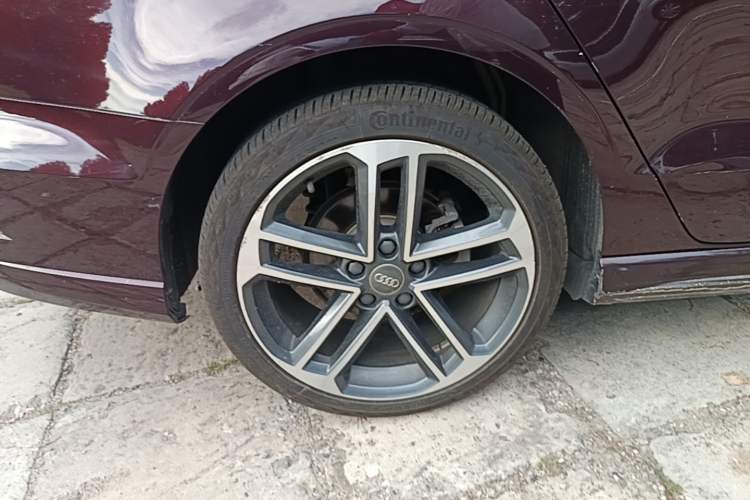Used Audi A3 2019 Limousine 35 TFSI Sporty Version China VI Right Rear Wheel Hub