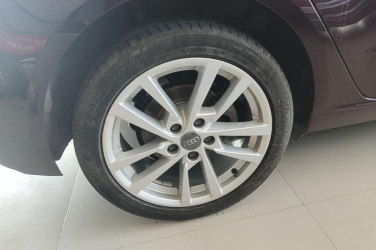 Used Audi A3 2019 Sportback 35 TFSI Ambition China VI Right Rear Wheel Hub