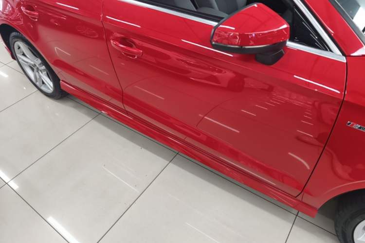Used Audi A3 2019 Limousine 35 TFSI Fashion Edition China VI Emission Standard Right Side Sill