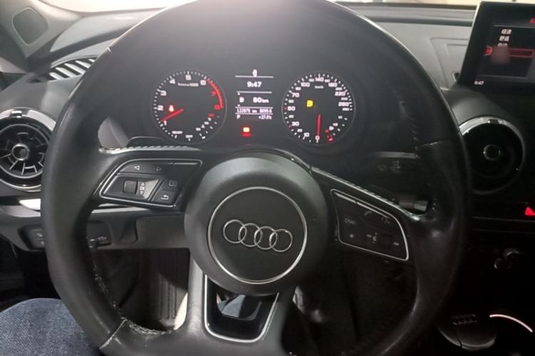 Used Audi A3 2019 Sportback 35 TFSI Sporty Version China VI Steering Wheel