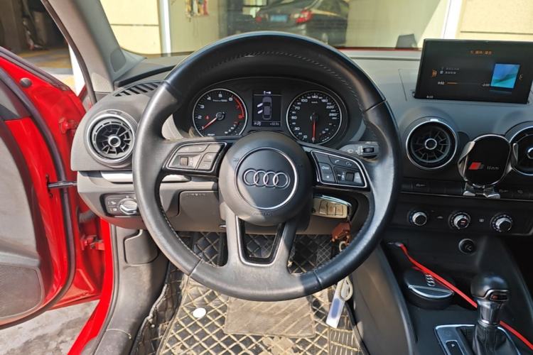 Used Audi A3 2019 Limousine 35 TFSI Ambition China V Steering Wheel