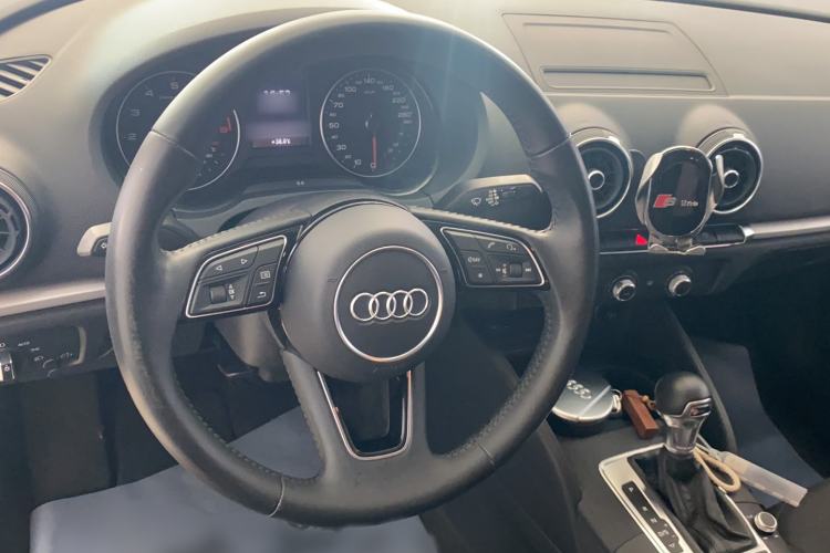 Used Audi A3 2019 Limousine 35 TFSI Ambition China V Steering Wheel