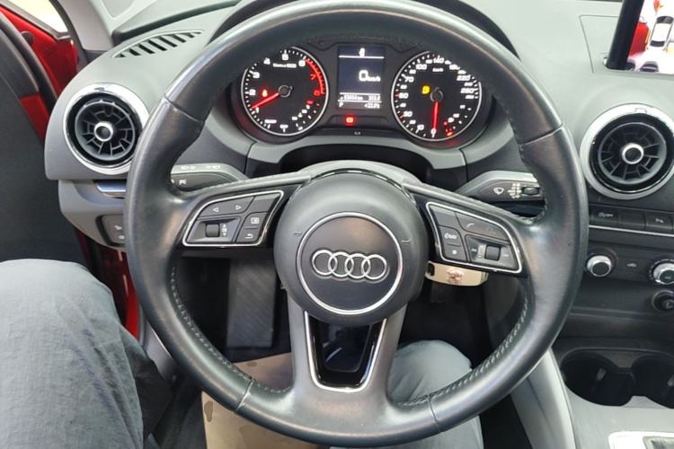 Used Audi A3 2019 Sportback 35 TFSI Fashion Edition China VI Emission Standard Steering Wheel