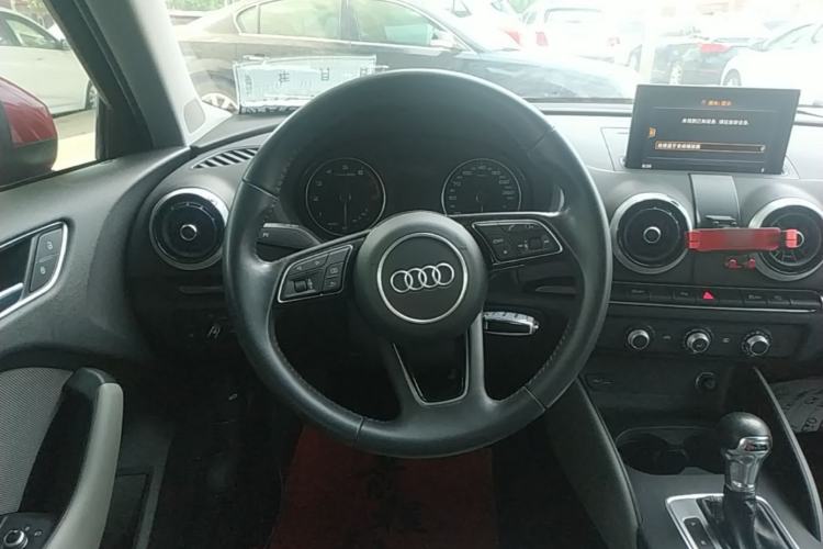 Used Audi A3 2019 Sportback 35 TFSI Fashion Edition China VI Emission Standard Steering Wheel