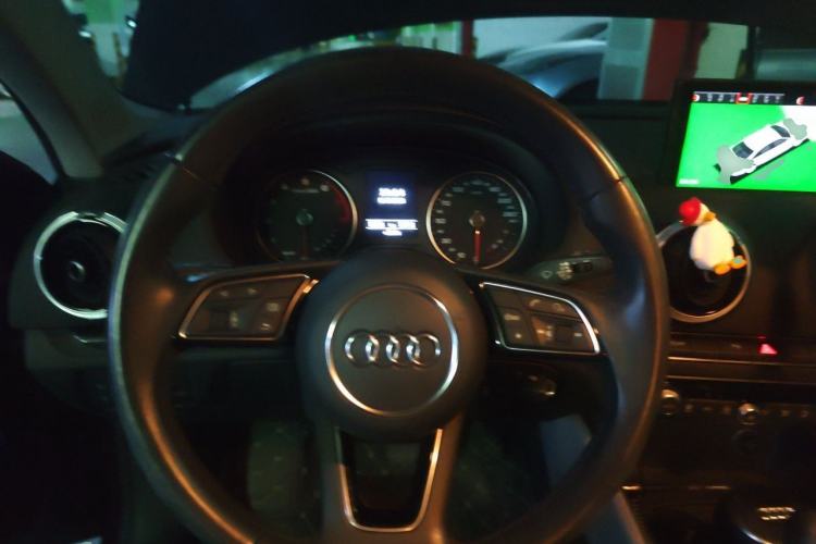 Used Audi A3 2019 Limousine 35 TFSI Fashion Edition China VI Emission Standard Steering Wheel