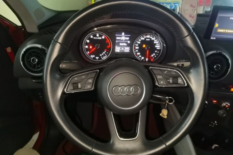 Used Audi A3 2019 Sportback 35 TFSI Fashion Edition China VI Emission Standard Steering Wheel