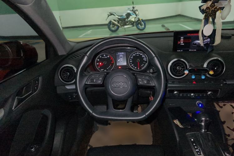 Used Audi A3 2019 Limousine 35 TFSI Sport Edition China V Emission Standard Steering Wheel
