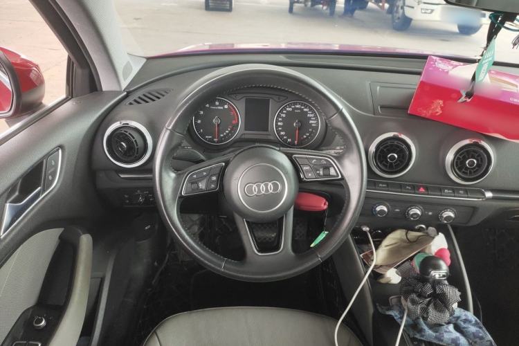 Used Audi A3 2019 Limousine 35 TFSI Fashion Edition China VI Emission Standard Steering Wheel