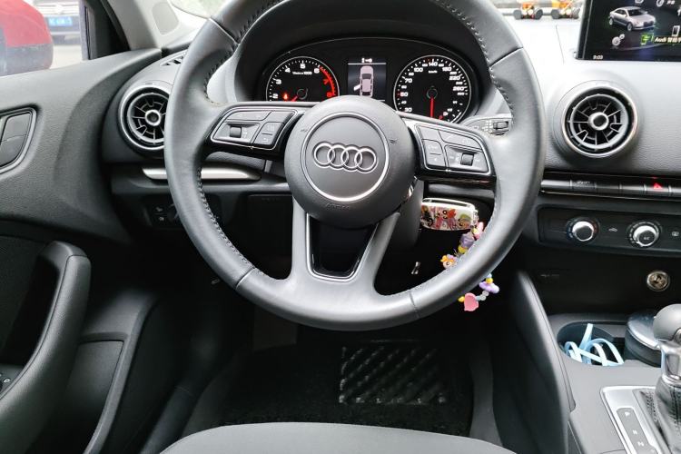 Used Audi A3 2019 Limousine 35 TFSI Ambition China VI Steering Wheel