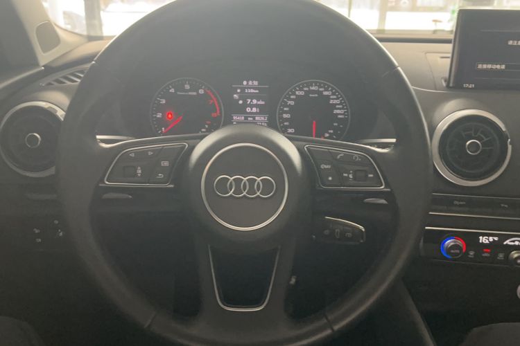Used Audi A3 2019 Limousine 35 TFSI Fashion Edition China VI Emission Standard Steering Wheel
