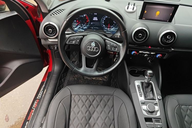 Used Audi A3 2019 Limousine 35 TFSI Style Edition China VI Emission Standard Steering Wheel