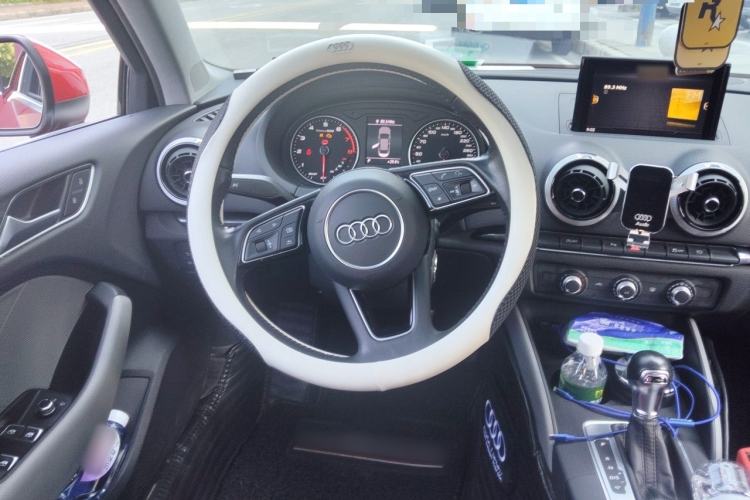 Used Audi A3 2019 Limousine 35 TFSI Fashion Edition China VI Emission Standard Steering Wheel