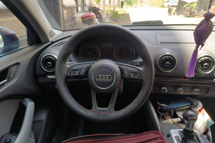 Used Audi A3 2019 Limousine 35 TFSI Ambition China V Steering Wheel