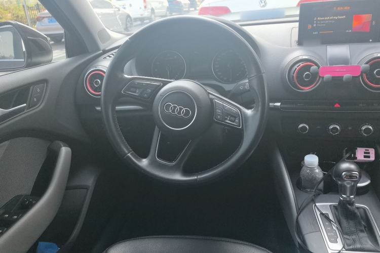 Used Audi A3 2019 Limousine 35 TFSI Ambition China V Steering Wheel