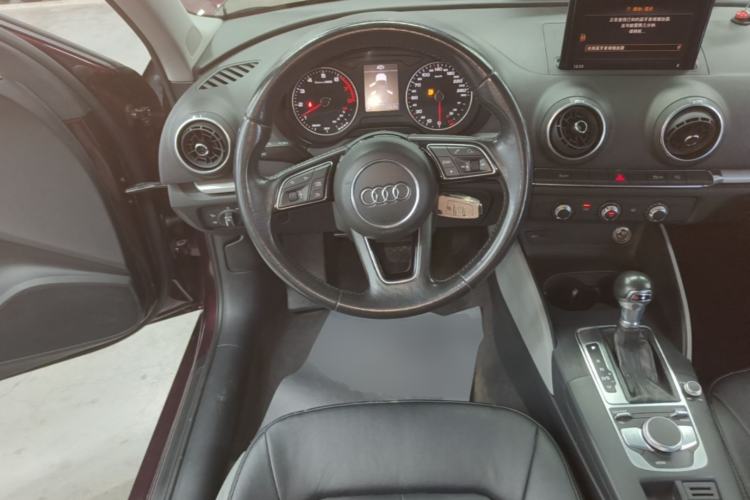 Used Audi A3 2019 Limousine 35 TFSI Ambition China V Steering Wheel
