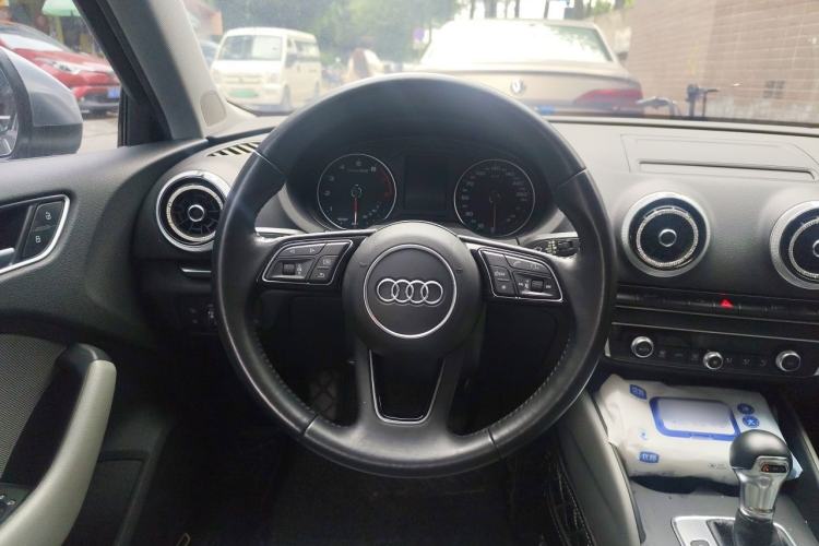 Used Audi A3 2019 Sportback 35 TFSI Fashion Edition China VI Emission Standard Steering Wheel