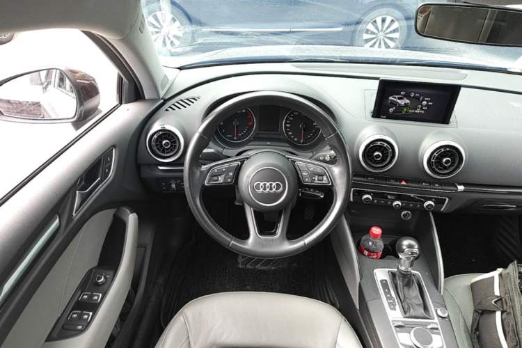 Used Audi A3 2019 Limousine 35 TFSI Fashion Edition China VI Emission Standard Steering Wheel