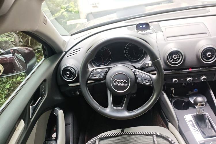 Used Audi A3 2019 Limousine 35 TFSI Ambition China VI Steering Wheel