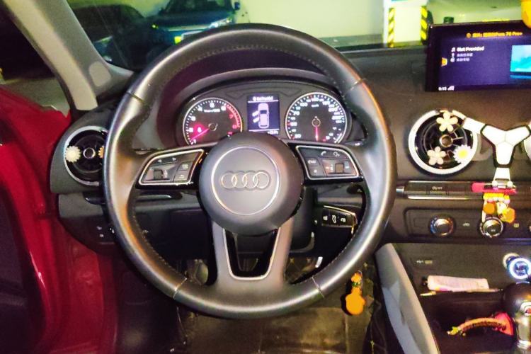 Used Audi A3 2019 Sportback 35 TFSI Fashion Edition China VI Emission Standard Steering Wheel