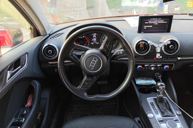 Used Audi A3 2019 Limousine 35 TFSI Style Edition China VI Emission Standard Steering Wheel