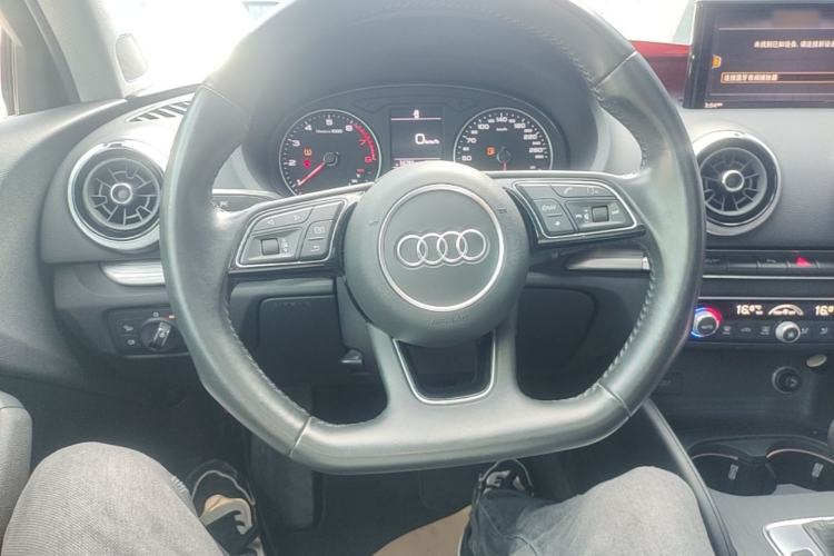 Used Audi A3 2019 Limousine 40 TFSI Sport Version China V Emission Standard Steering Wheel
