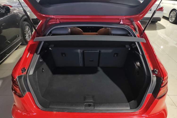 Used Audi A3 2019 Sportback 35 TFSI Fashion Edition China VI Emission Standard Trunk