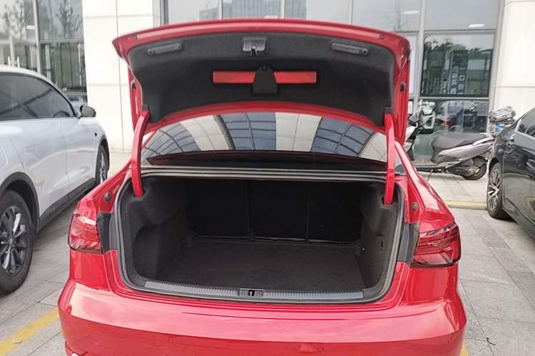 Used Audi A3 2019 Limousine 35 TFSI Ambition China VI Trunk