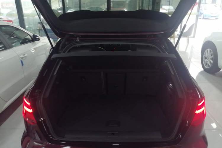 Used Audi A3 2019 Sportback 35 TFSI Fashion Edition China VI Emission Standard Trunk