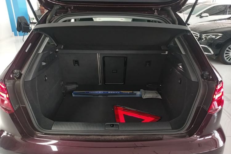 Used Audi A3 2019 Sportback 35 TFSI Fashion Edition China VI Emission Standard Trunk