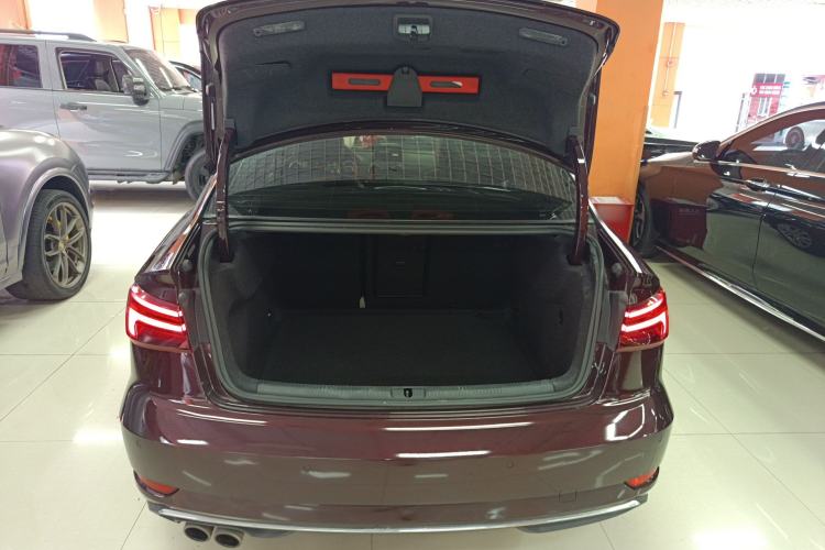 Used Audi A3 2019 Limousine 35 TFSI Ambition China VI Trunk