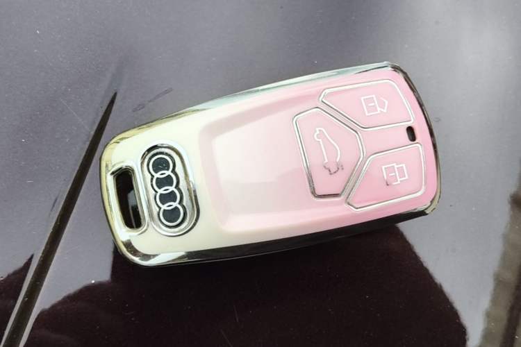 Used Audi A3 2019 Limousine 35 TFSI Fashion Edition China VI Emission Standard Vehicle Key