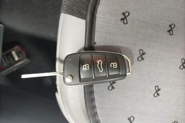 Used Audi A3 2019 Sportback 35 TFSI Fashion Edition China VI Emission Standard Vehicle Key