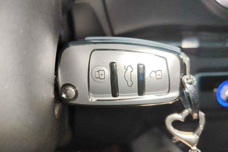 Used Audi A3 2019 Limousine 35 TFSI Fashion Edition China VI Emission Standard Vehicle Key