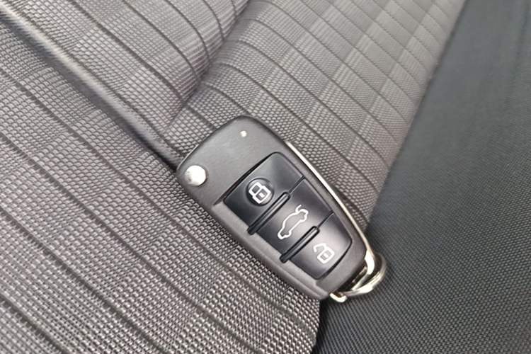 Used Audi A3 2019 Limousine 35 TFSI Sporty Version China VI Vehicle Key