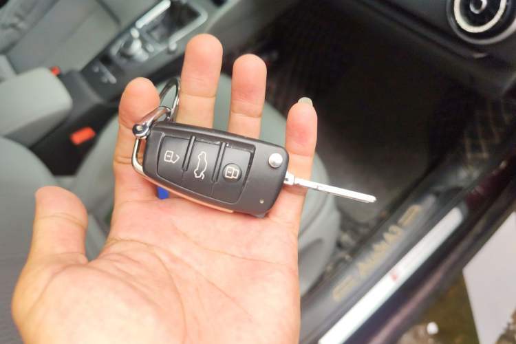Used Audi A3 2019 Sportback 35 TFSI Fashion Edition China VI Emission Standard Vehicle Key