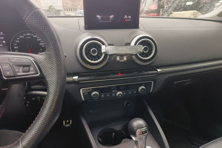 Used Audi A3 2019 Limousine 35 TFSI Style Version China V Emission Standard Audio And AC Panel